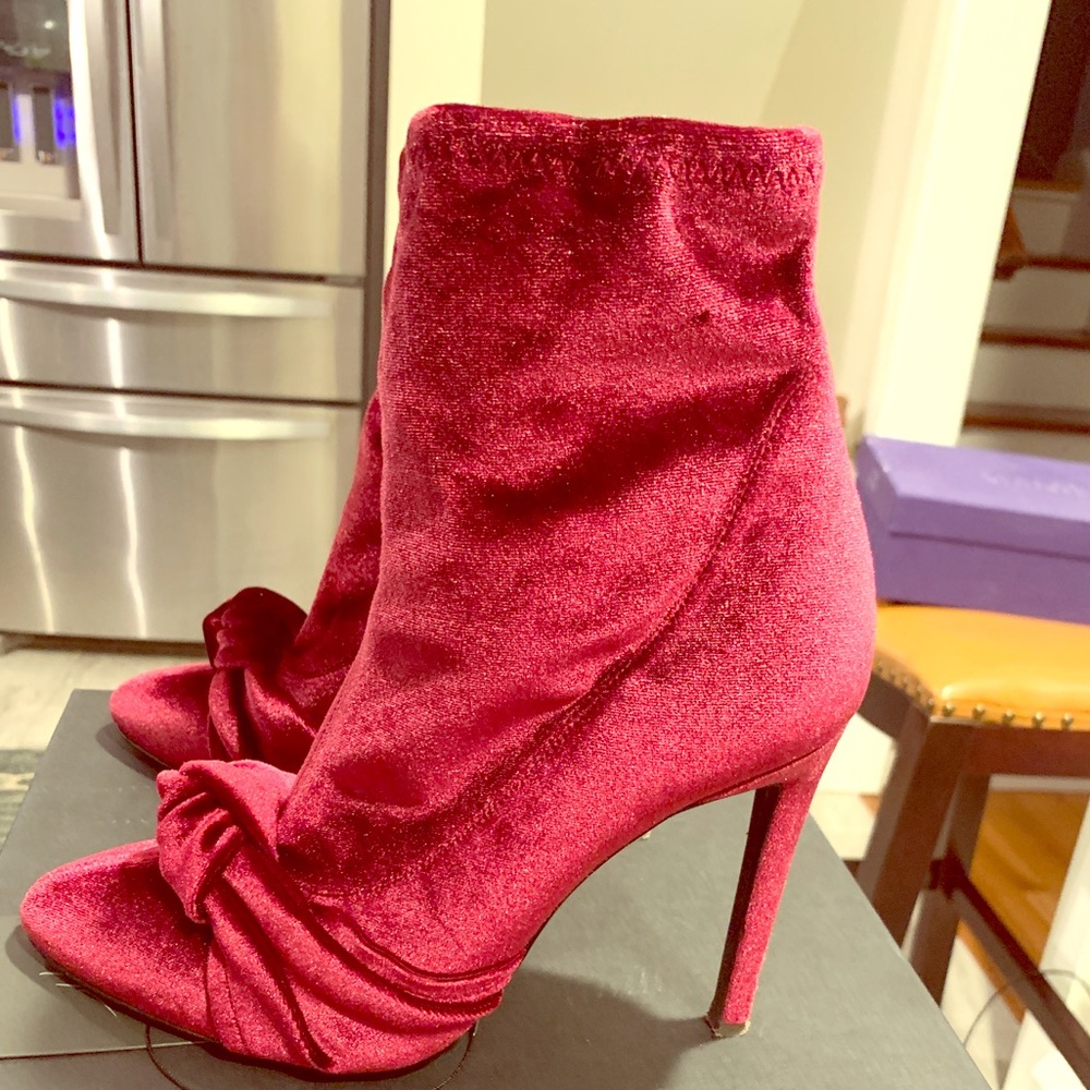 GIUSEPPE ZANOTTI Red Velvet booties